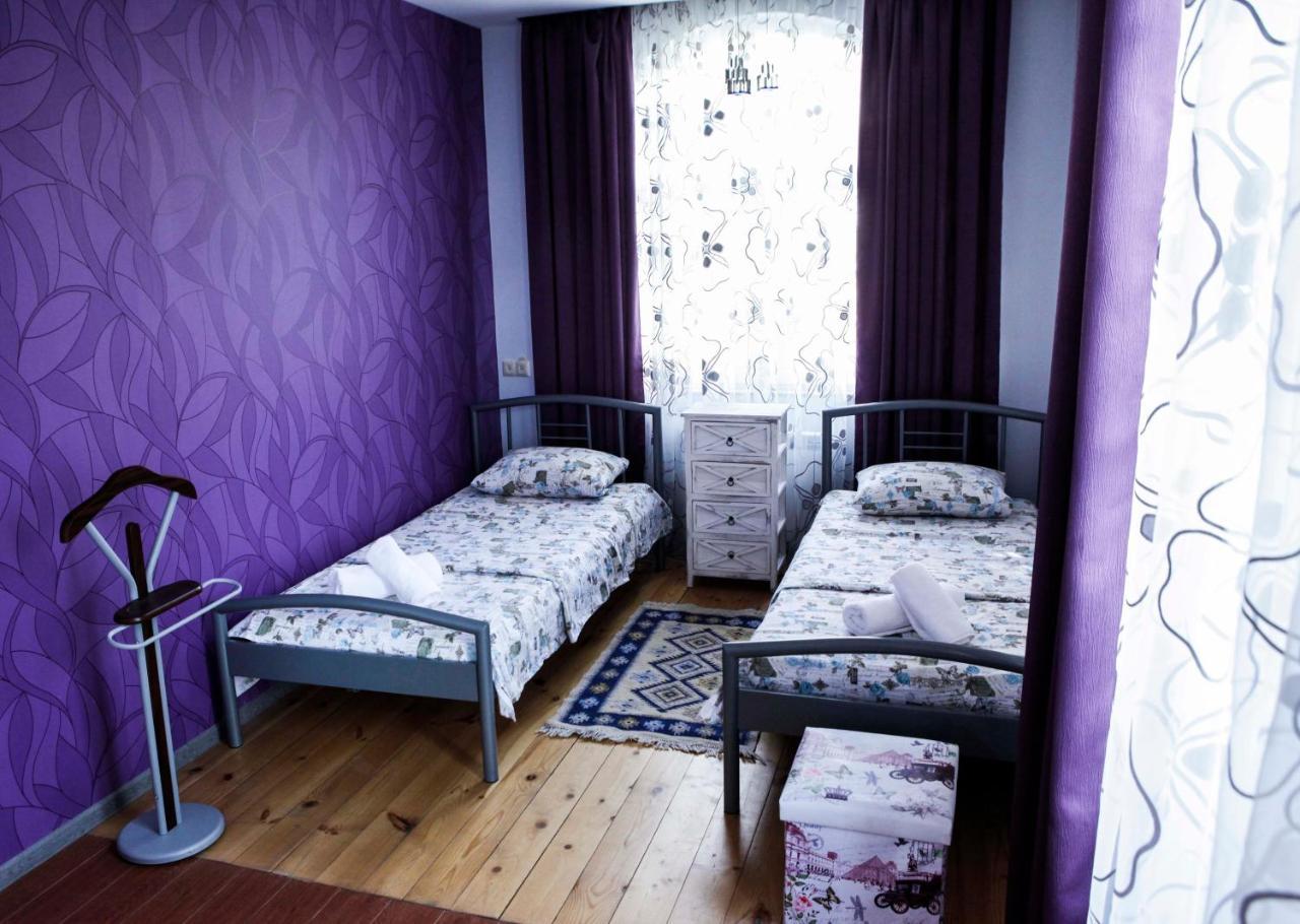 Family Mini-Hotel Martirosyan'S And Tours 耶烈万 外观 照片