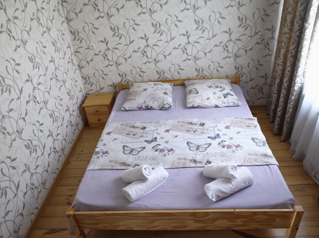 Family Mini-Hotel Martirosyan'S And Tours 耶烈万 外观 照片